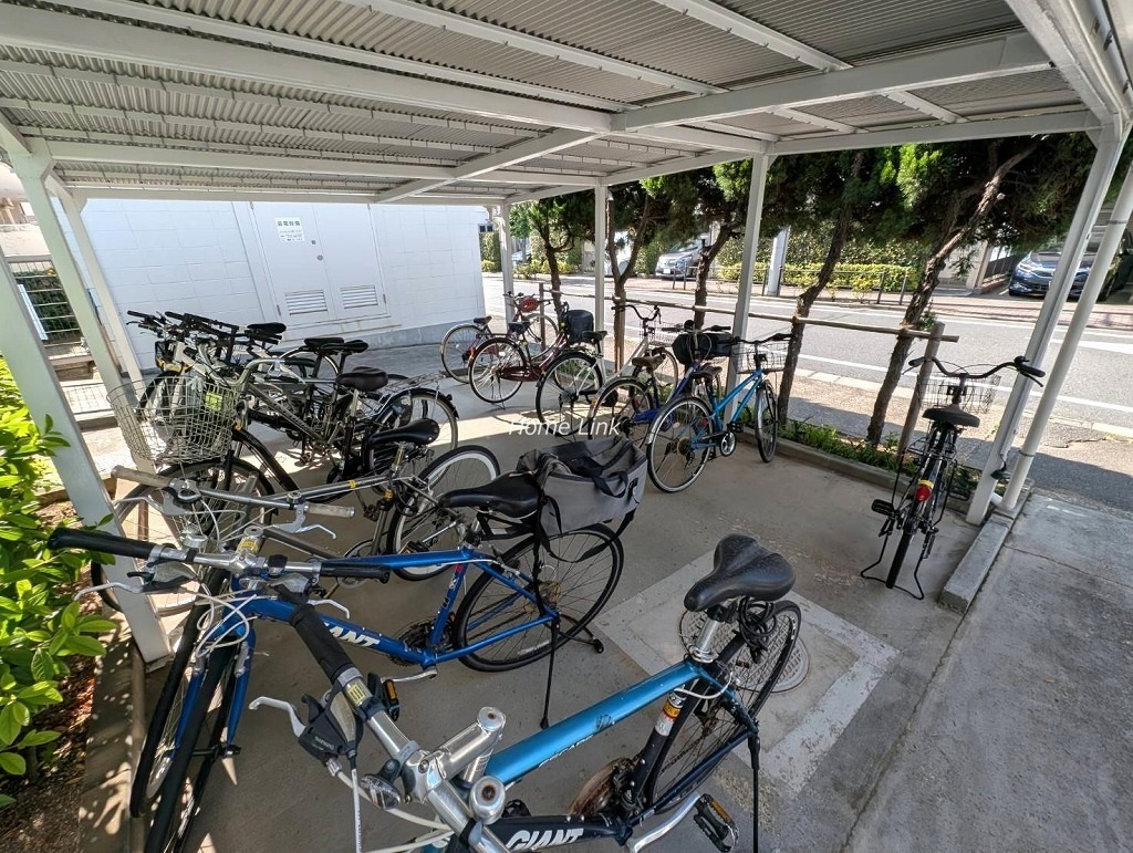 三田小茂根コーポ　駐輪場